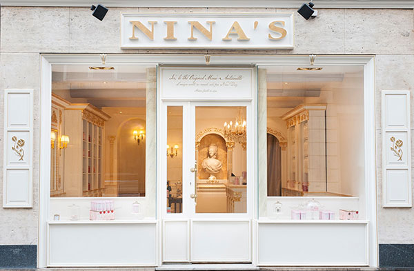 VITRINE-Nina's-Paris-Emilie-Allali_La-Galerie-Dauphine